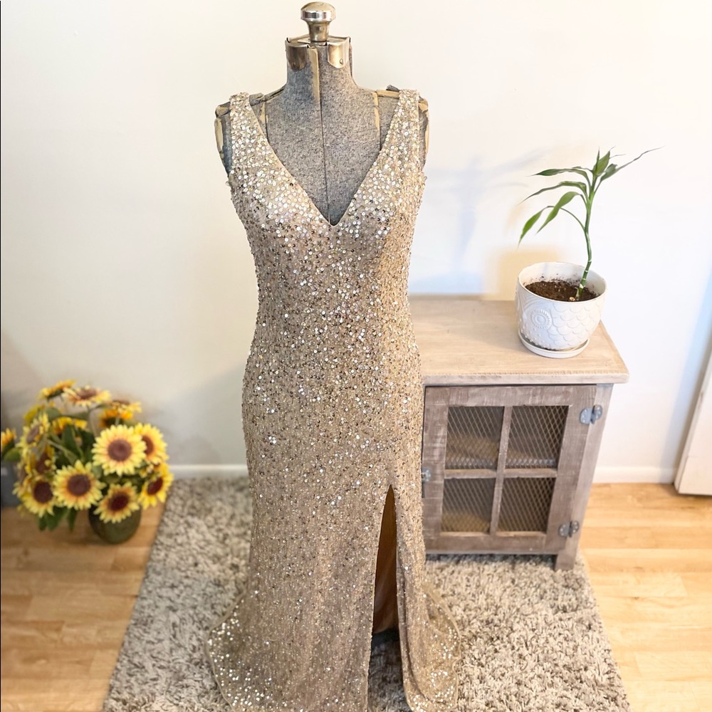 SPARKLE SEQUINS STUNNING MACDUGGAL STRAPLESS GOWN FORMAL DRESS